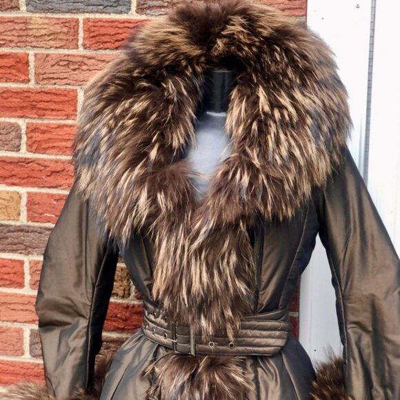 Real Raccoon Fur Princess Coat. - Picture 3 of 7